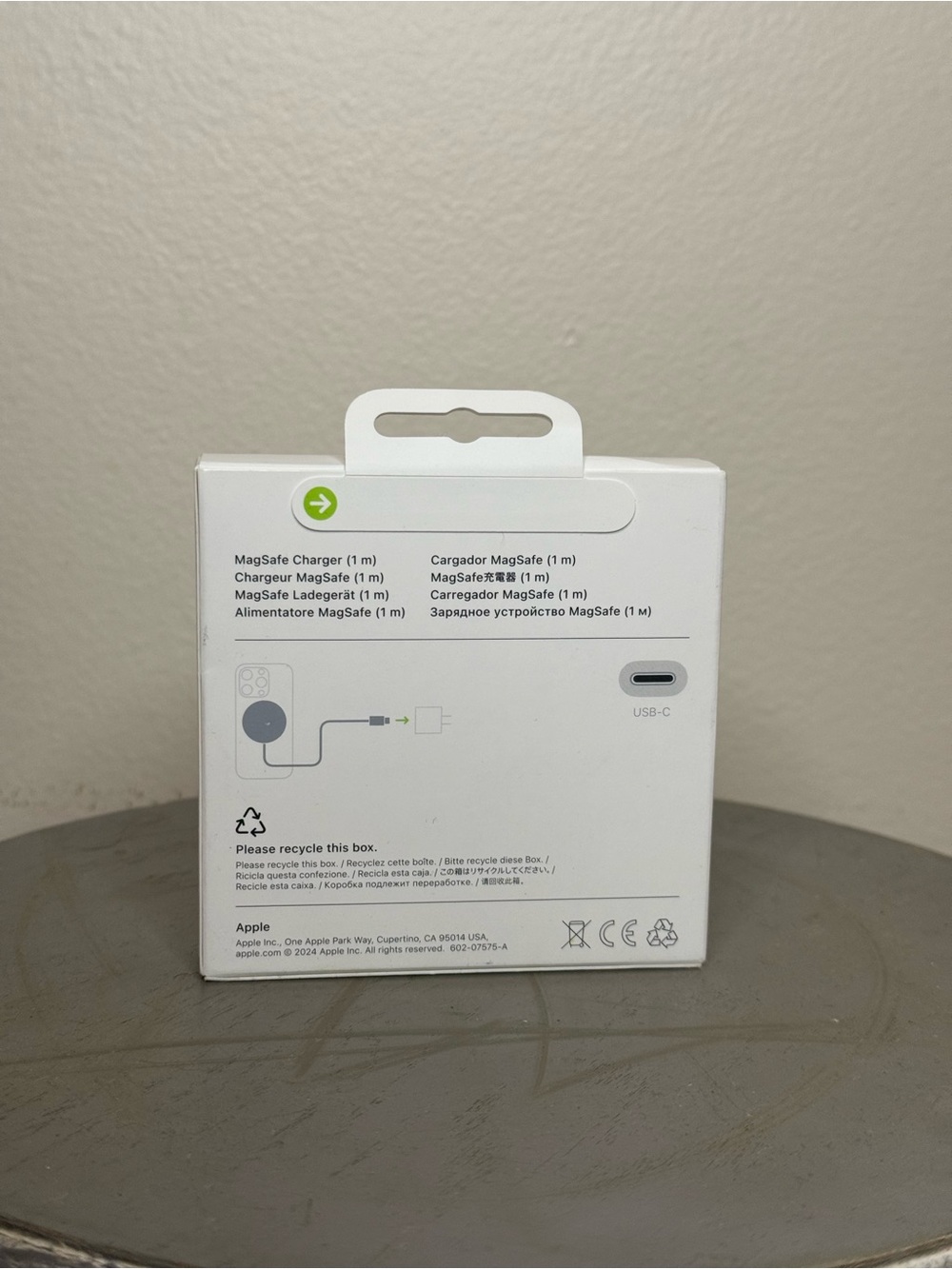Apple MagSafe Charger - White and Silver - Picture 3 of 5